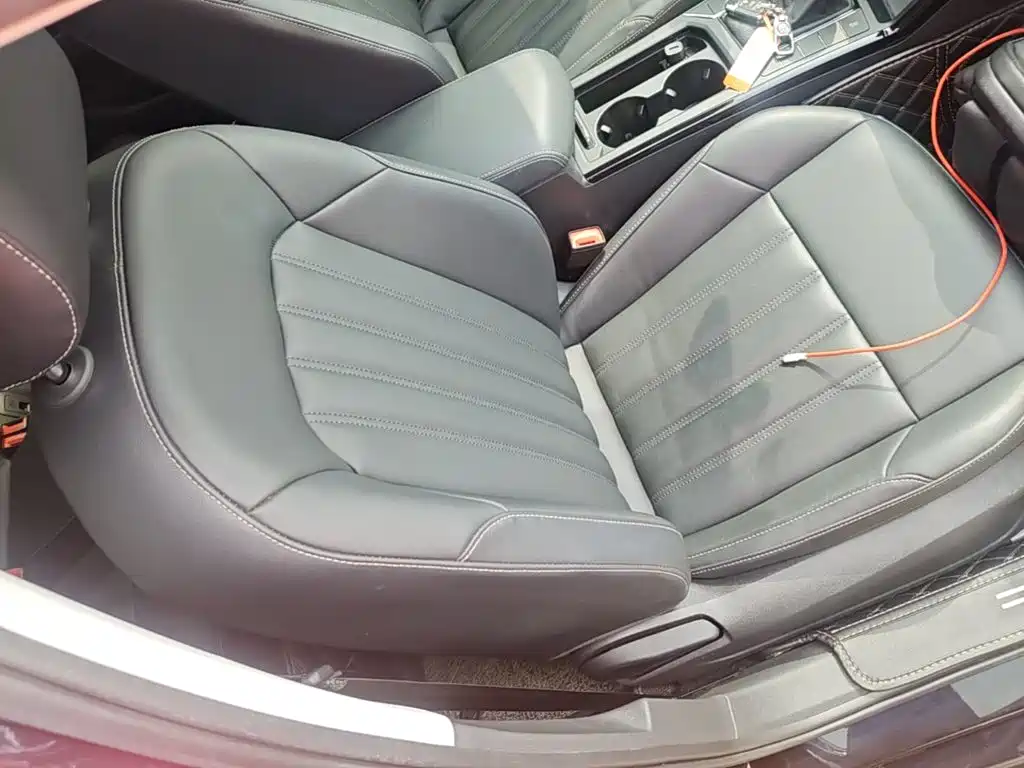 Volkswagen Passat — фото 25