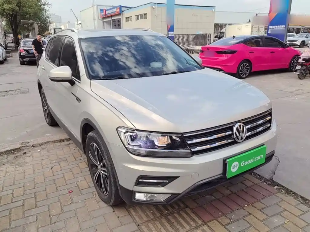 Volkswagen Tiguan L — фото 4