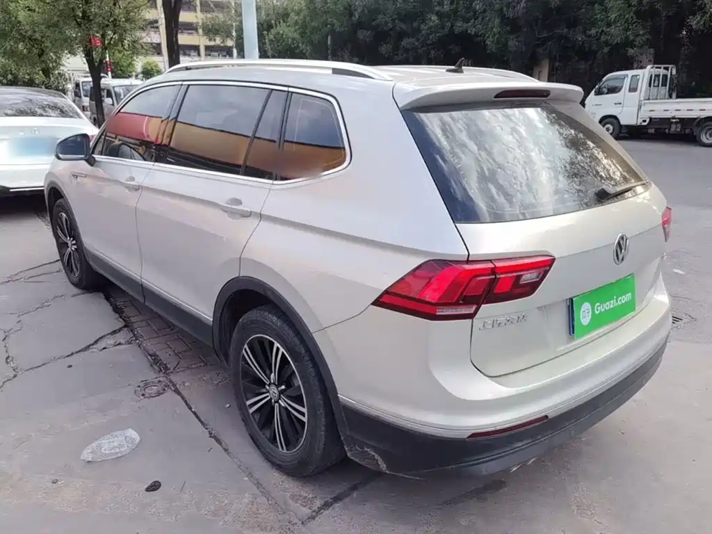Volkswagen Tiguan L — фото 5