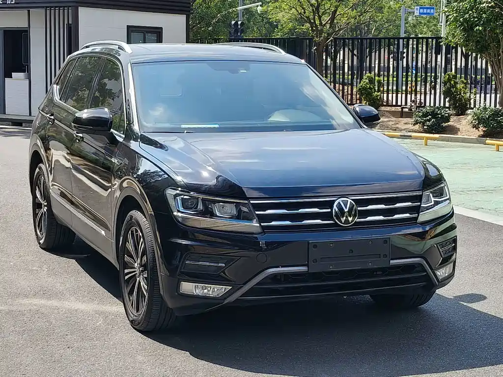 Volkswagen Tiguan L — фото 3
