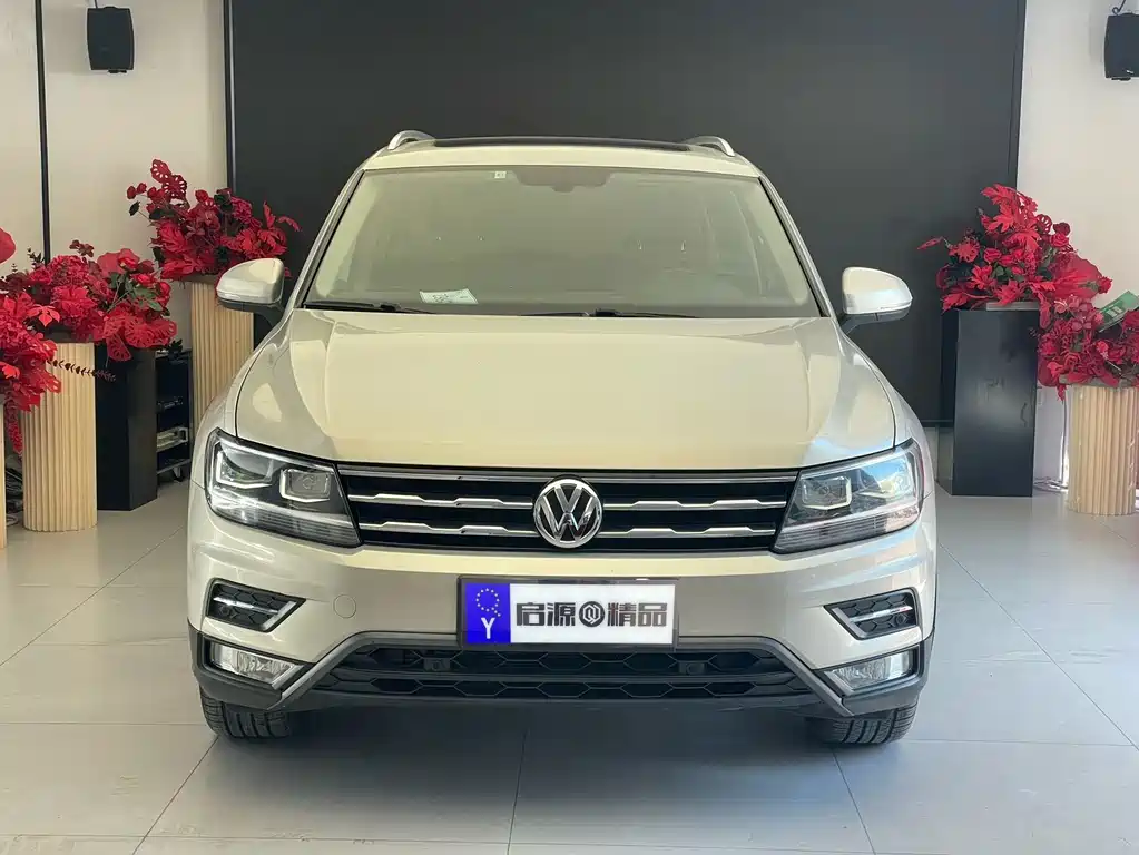 Volkswagen Tiguan L — фото 2