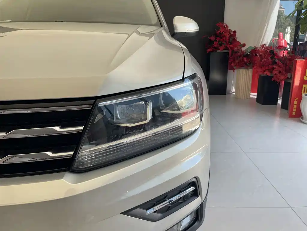Volkswagen Tiguan L — фото 3