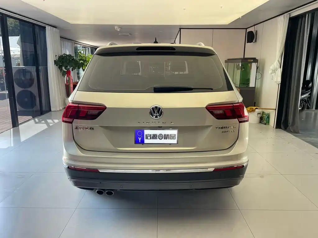 Volkswagen Tiguan L — фото 5