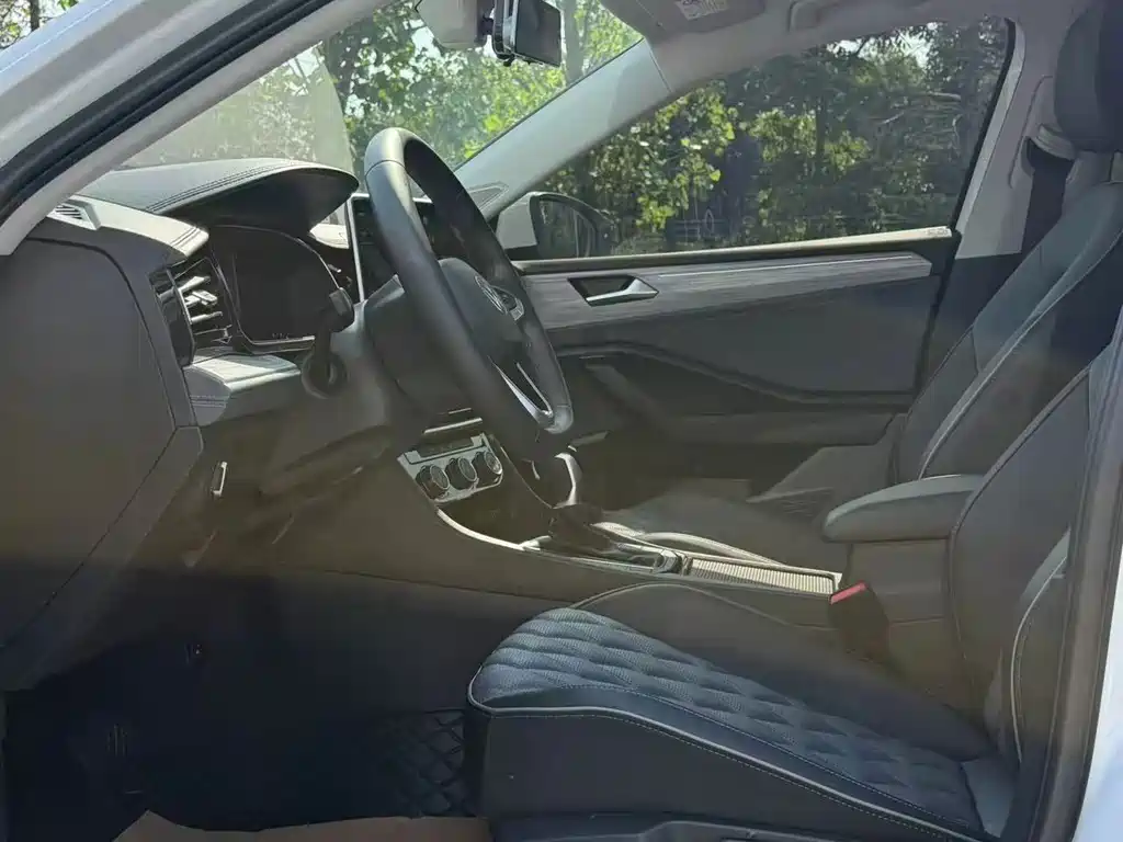 Volkswagen Sagitar — фото 6