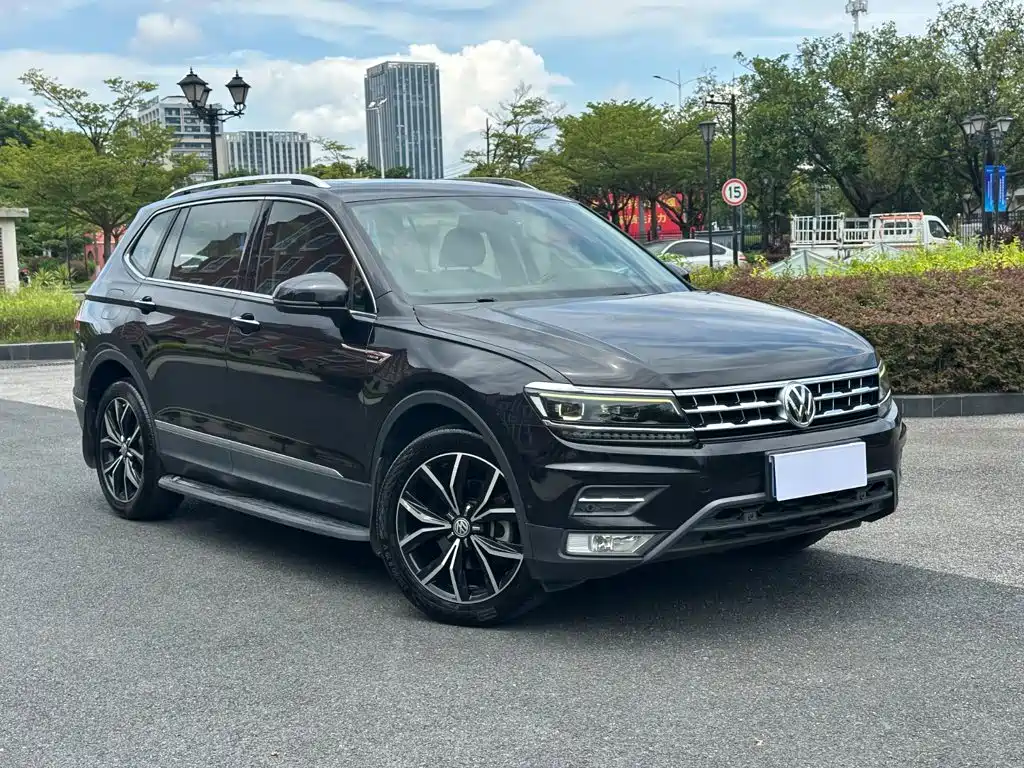 Volkswagen Tiguan L — фото 3