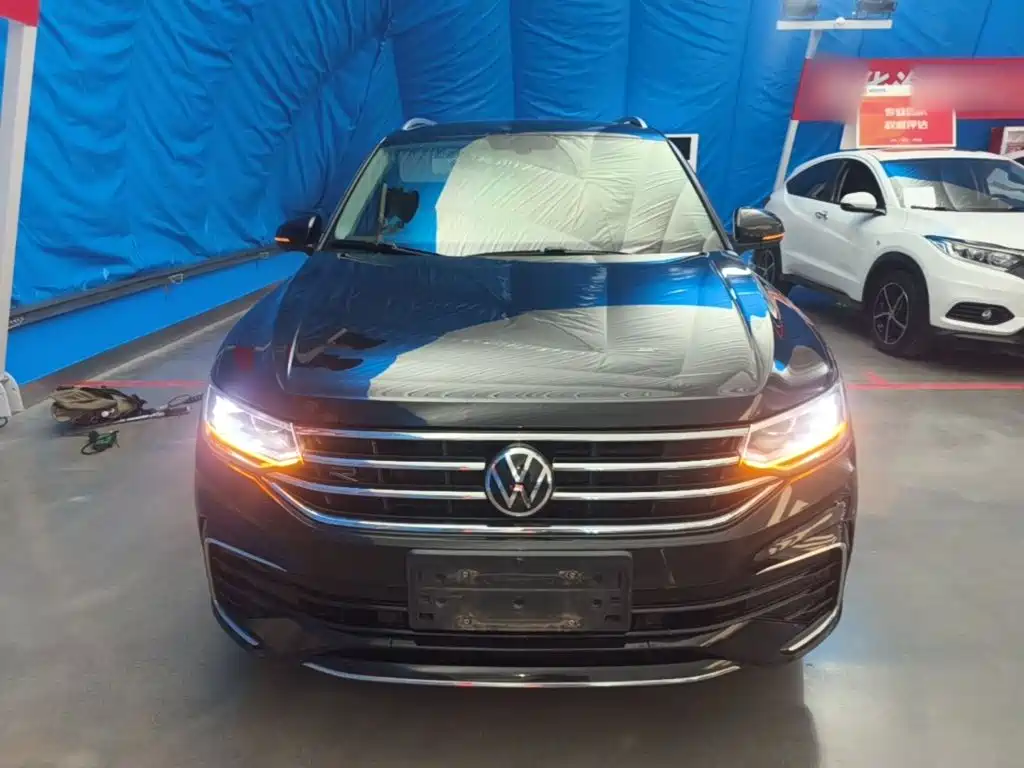 Volkswagen Tiguan L — фото 3