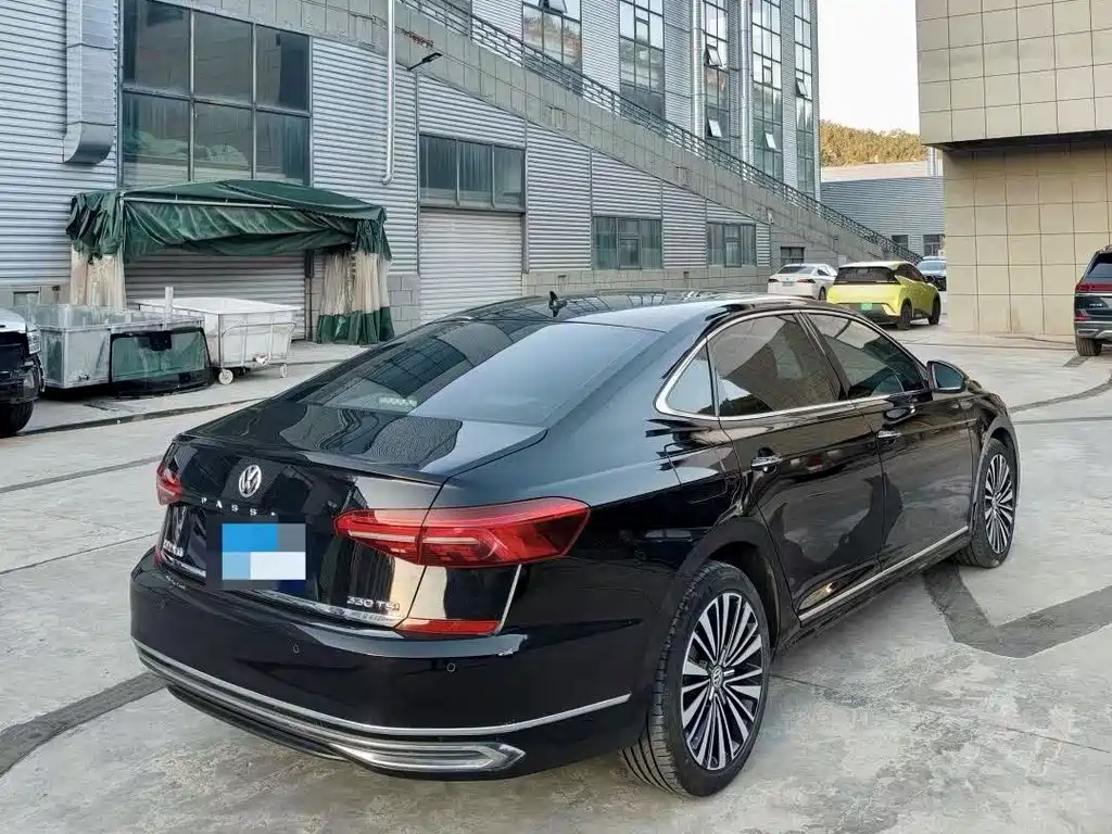 Volkswagen Passat — фото 7
