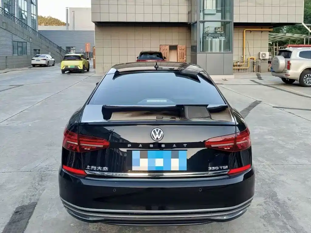 Volkswagen Passat — фото 8