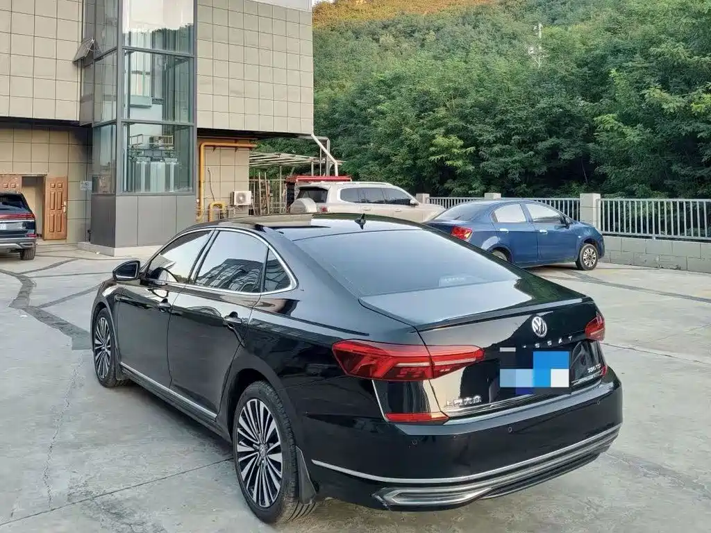 Volkswagen Passat — фото 9
