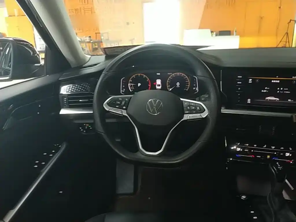 Volkswagen Passat — фото 11