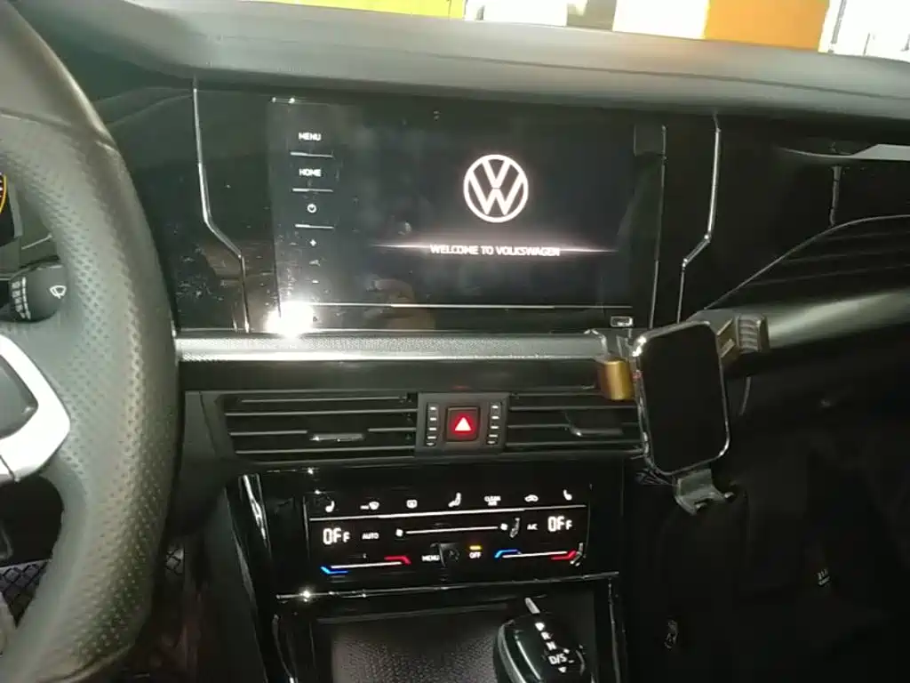 Volkswagen Passat — фото 13