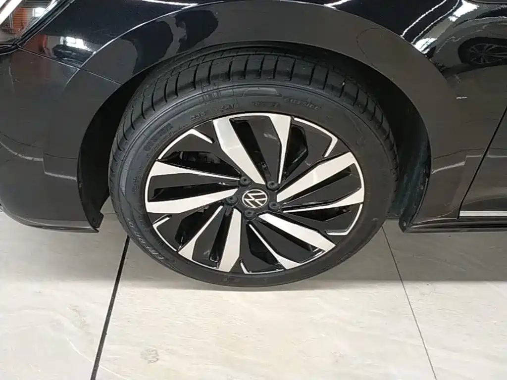 Volkswagen Passat — фото 23