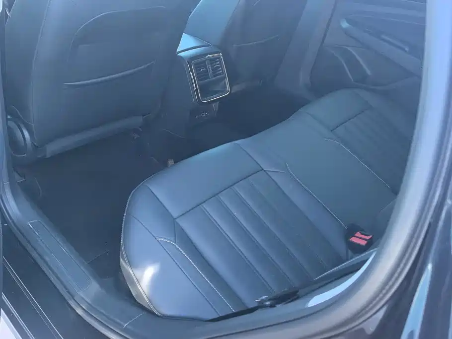 Volkswagen Passat — фото 11