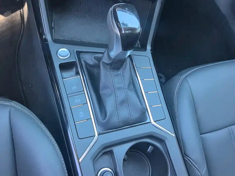 Volkswagen Passat — фото 16