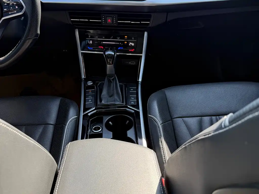 Volkswagen Passat — фото 13