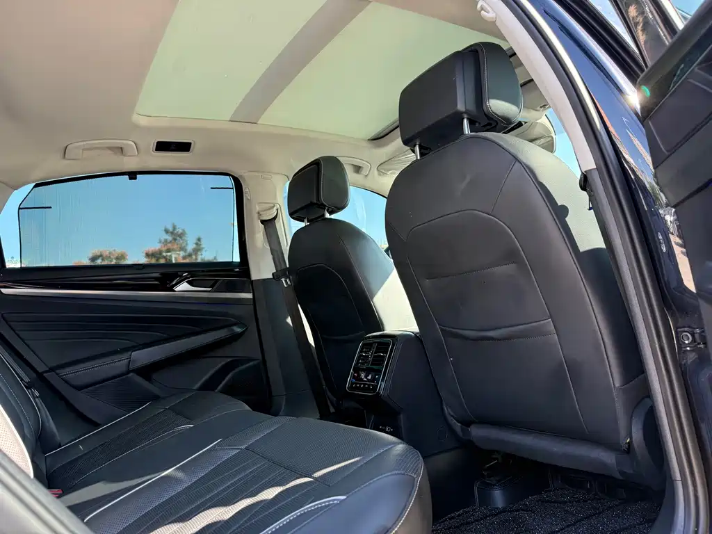 Volkswagen Passat — фото 15