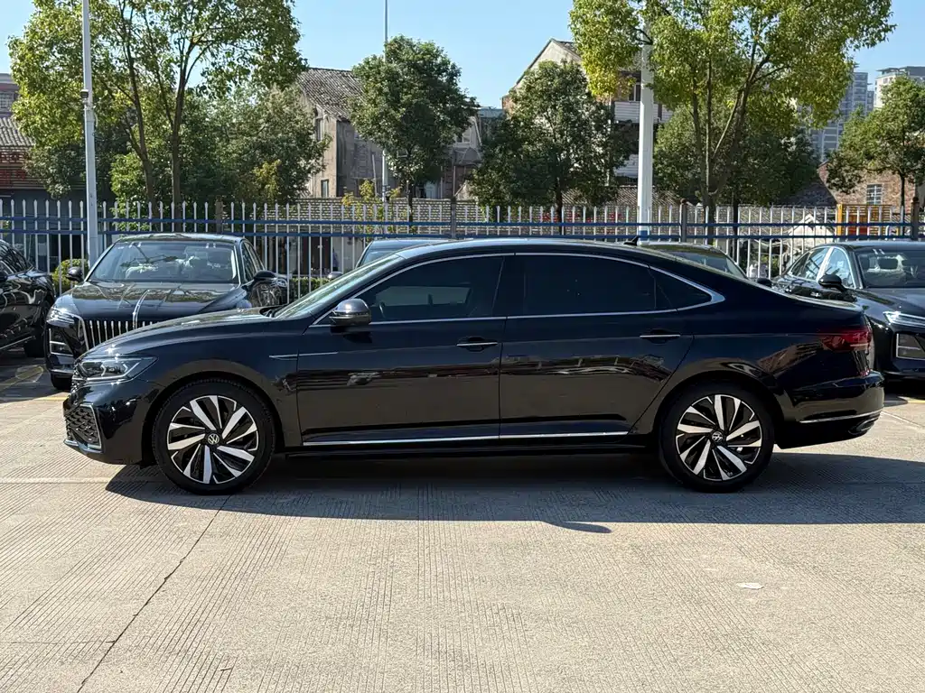 Volkswagen Passat — фото 4