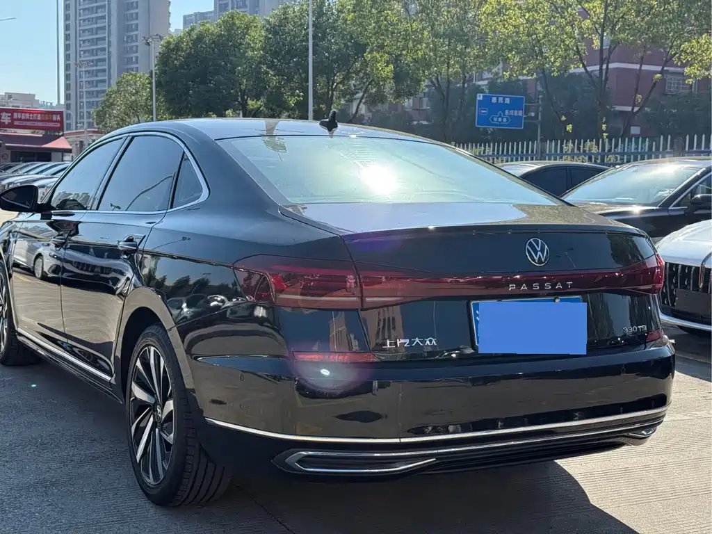 Volkswagen Passat — фото 5