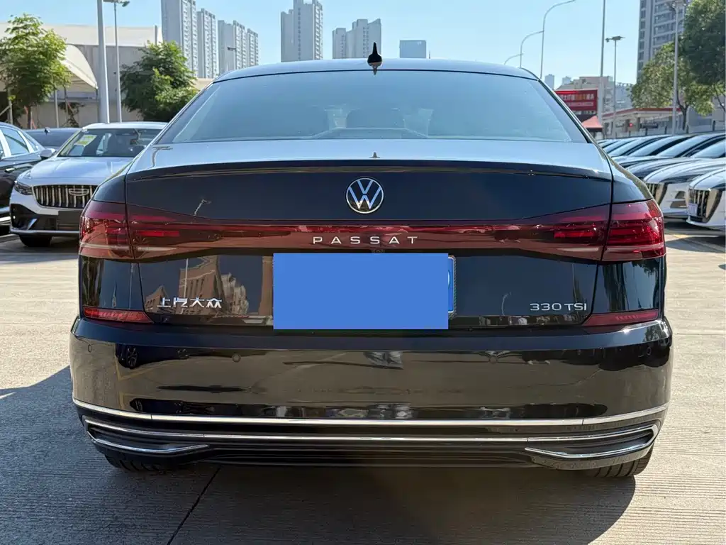 Volkswagen Passat — фото 6