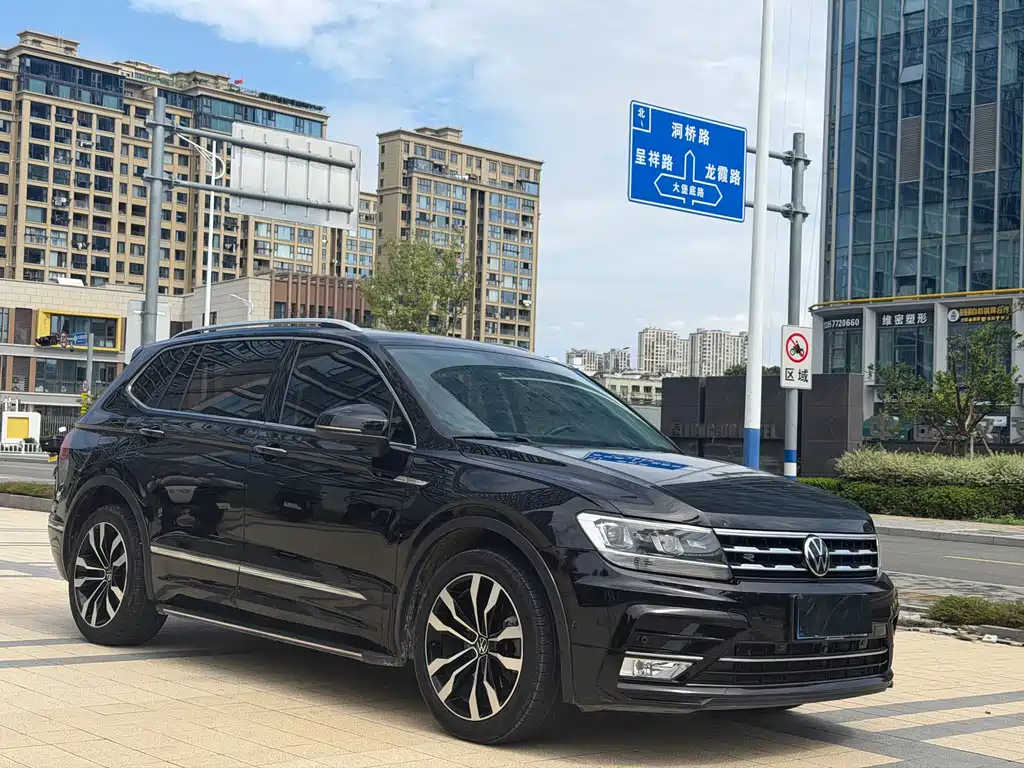 Volkswagen Tiguan L — фото 3