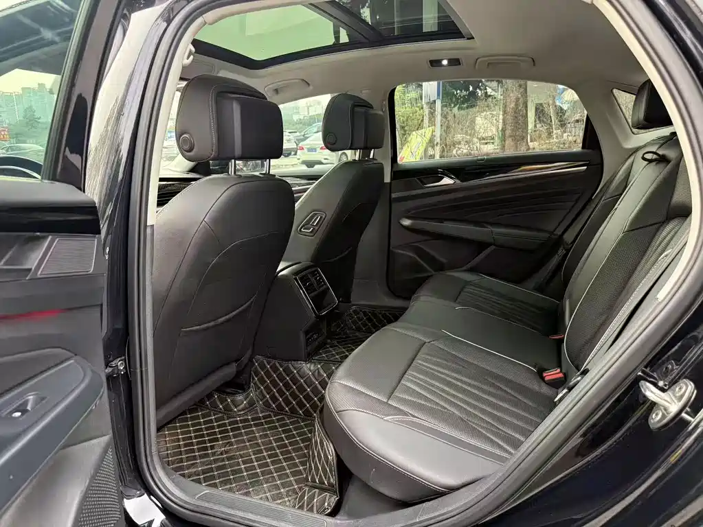 Volkswagen Passat — фото 7