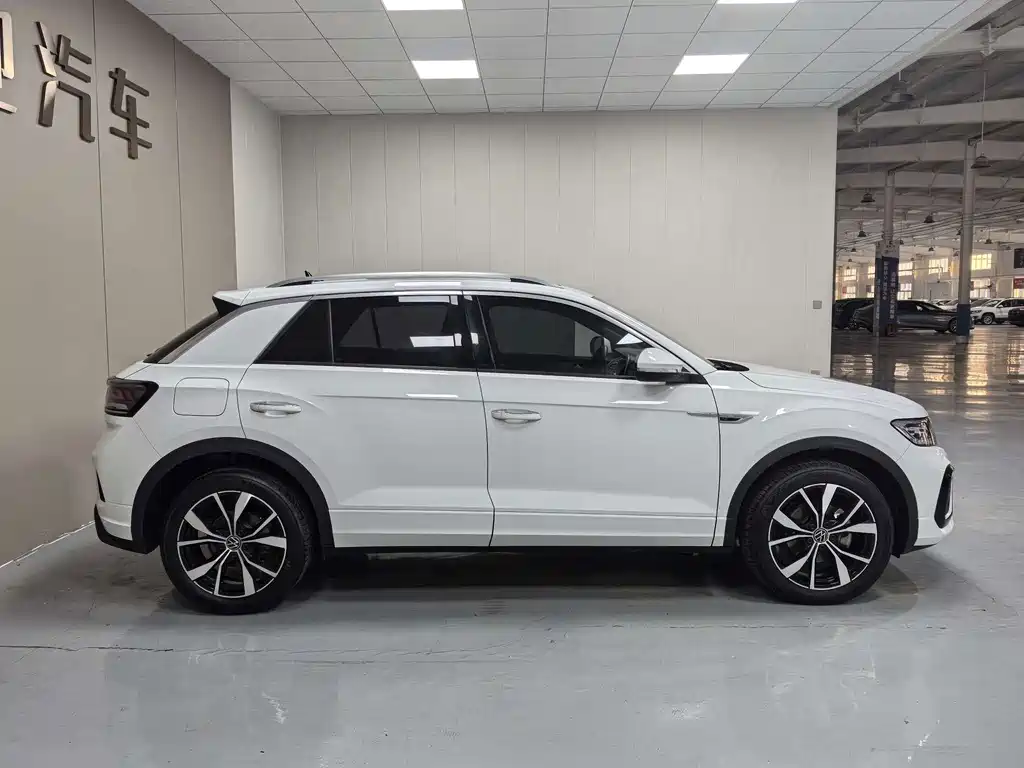 Volkswagen T-Roc — фото 9