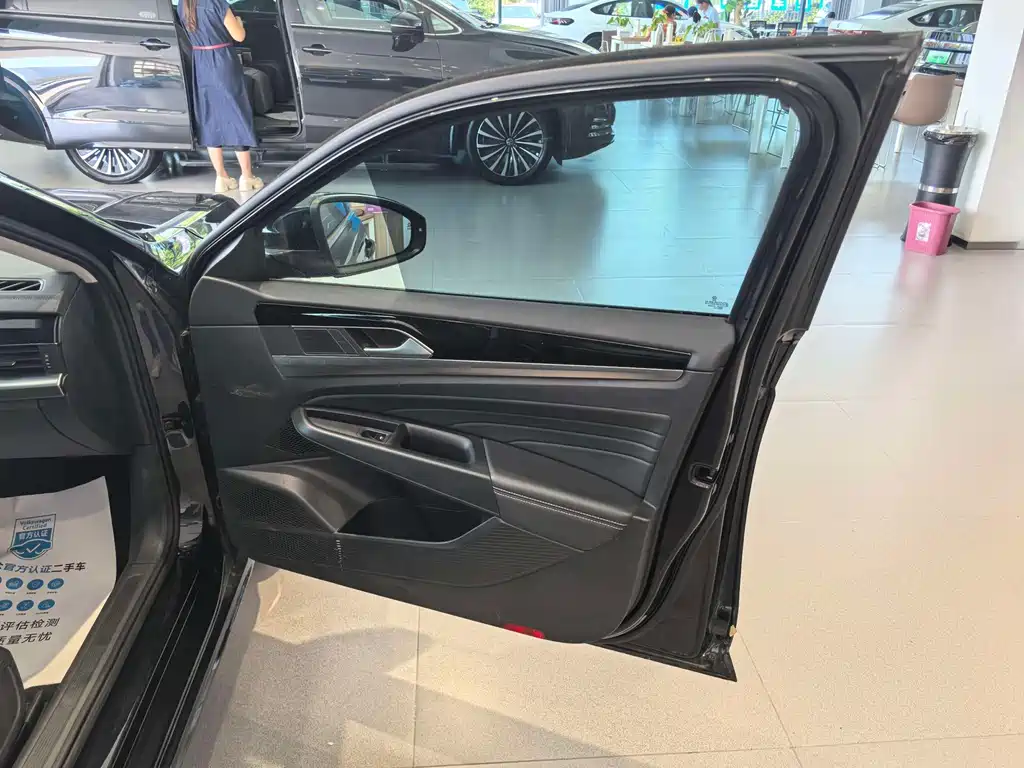 Volkswagen Passat — фото 11