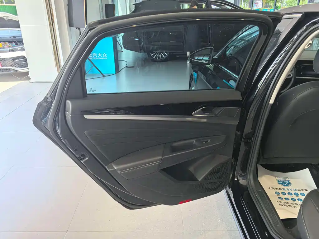 Volkswagen Passat — фото 8
