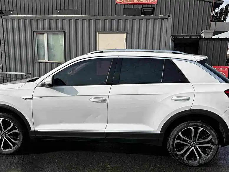 Volkswagen T-Roc — фото 4
