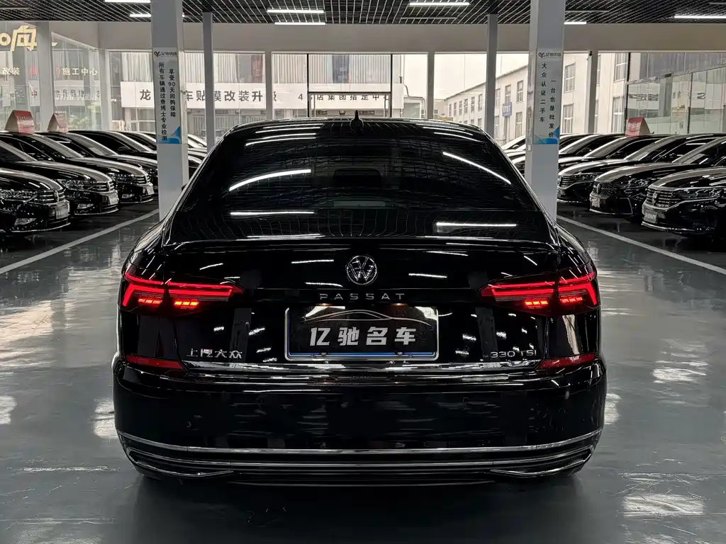 Volkswagen Passat — фото 9