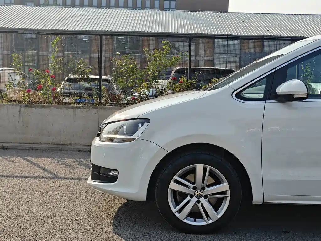 Volkswagen Sharan — фото 5