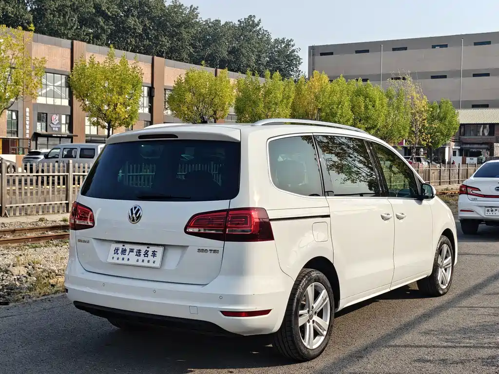 Volkswagen Sharan — фото 8