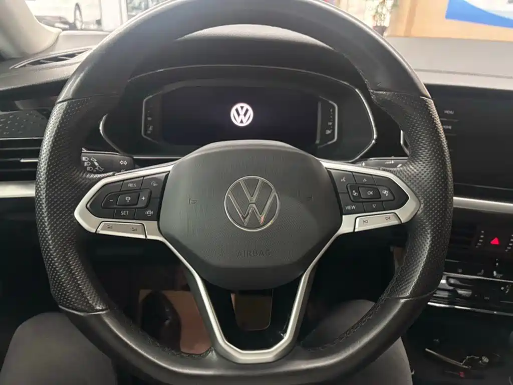 Volkswagen Passat — фото 4
