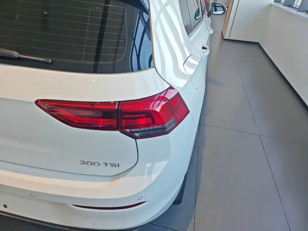 Volkswagen Golf — фото 8