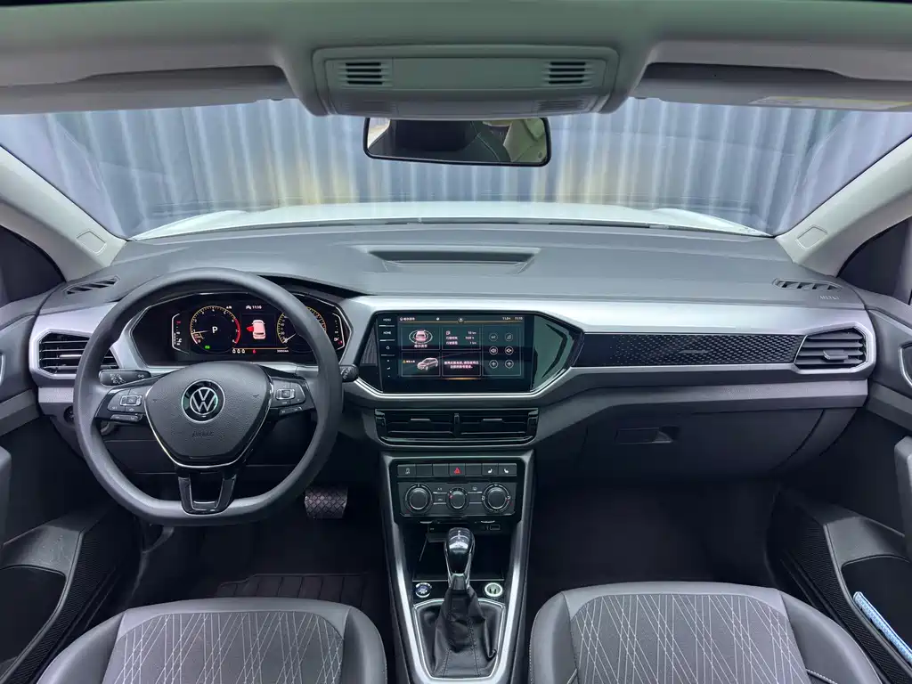 Volkswagen T-Cross — фото 8