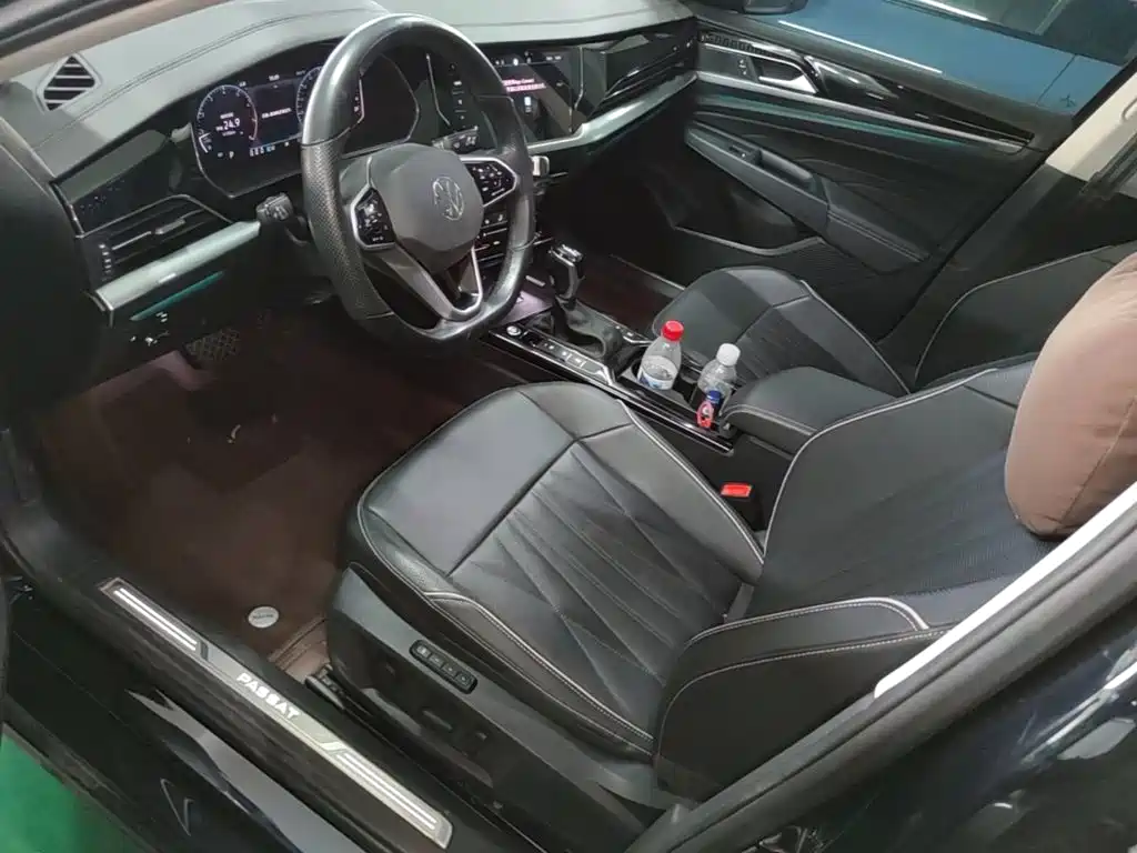 Volkswagen Passat — фото 11