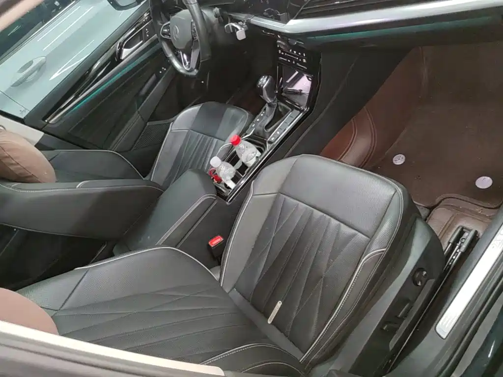Volkswagen Passat — фото 20