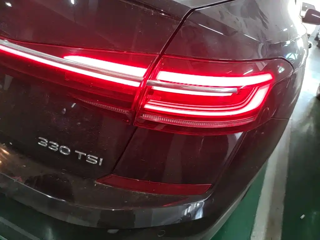Volkswagen Passat — фото 24