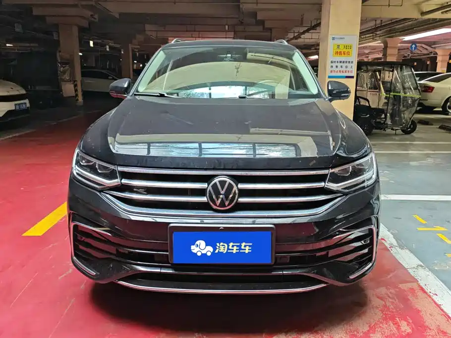 Volkswagen Tiguan L — фото 2