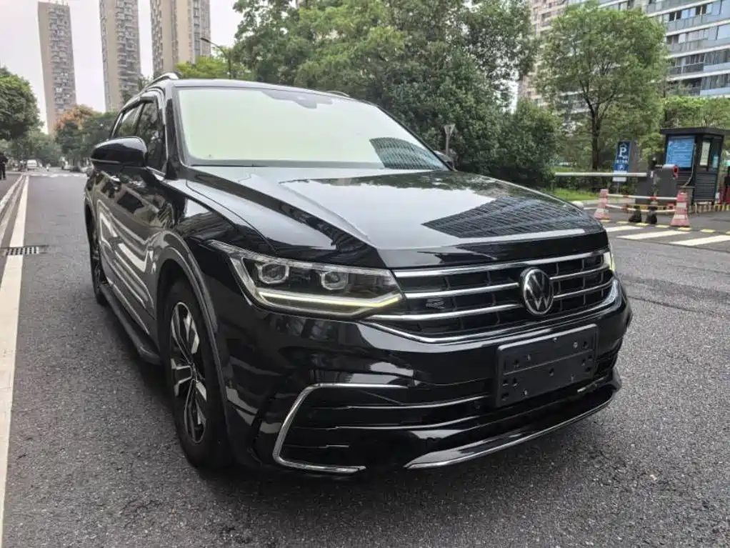 Volkswagen Tiguan L — фото 3