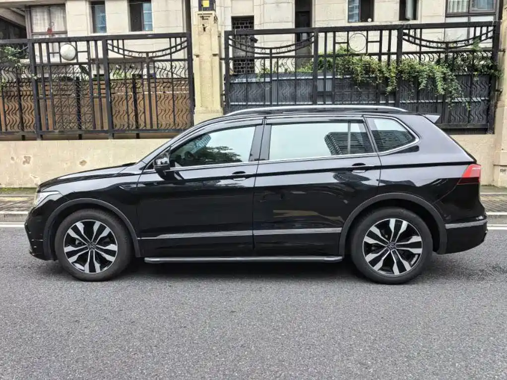 Volkswagen Tiguan L — фото 5