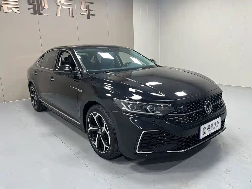Volkswagen Passat — фото 3