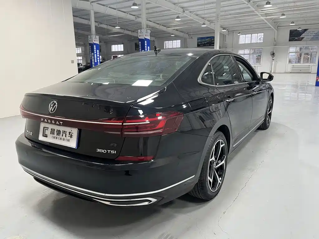 Volkswagen Passat — фото 4