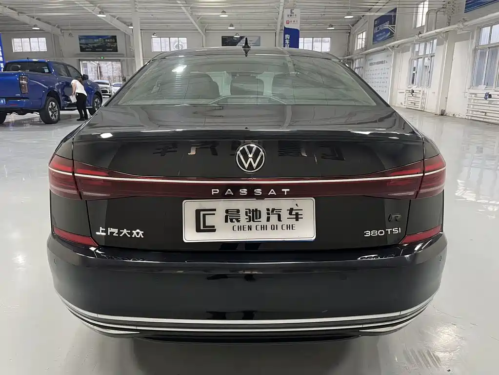 Volkswagen Passat — фото 5