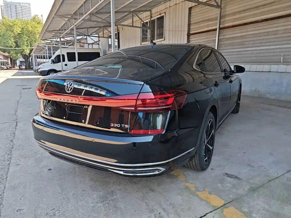 Volkswagen Passat — фото 7