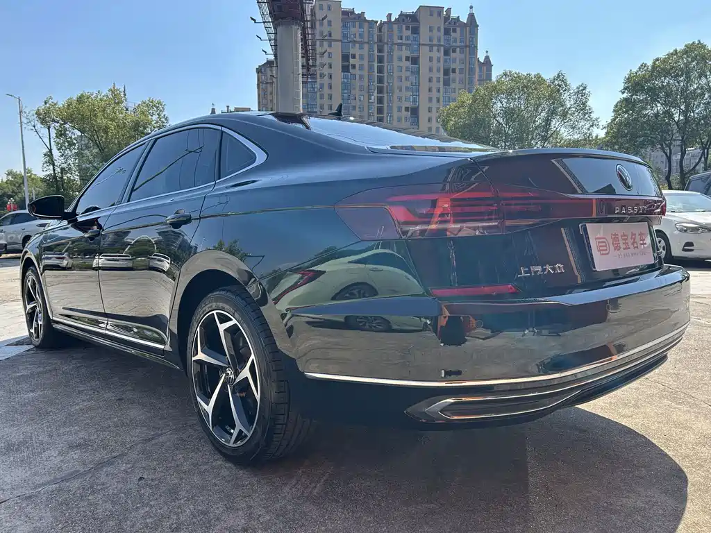 Volkswagen Passat — фото 11