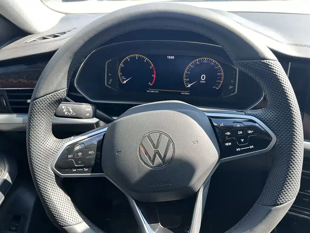 Volkswagen Passat — фото 7
