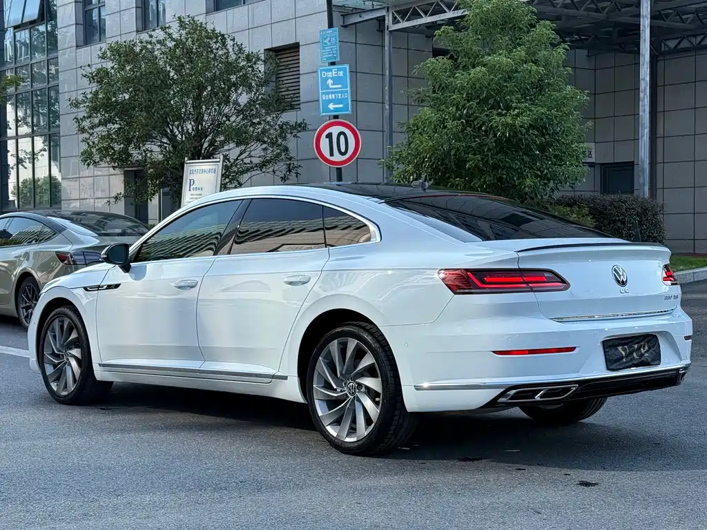 Volkswagen CC — фото 4