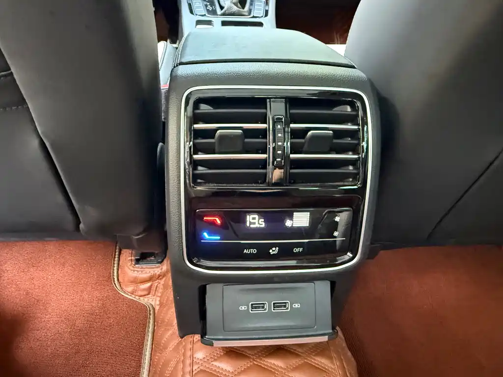 Volkswagen Magotan — фото 9