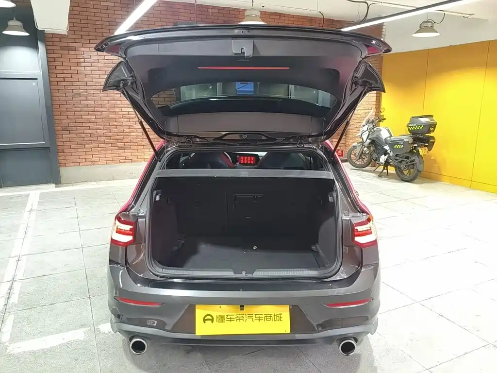 Volkswagen Golf GTI — фото 20